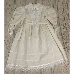 Beautiful Vintage Victorian Jessica McClintock Ivory & White Dress with intricat